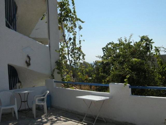 Efrosyni Apartments Agia Marina  エクステリア 写真