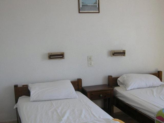 Efrosyni Apartments Agia Marina  エクステリア 写真